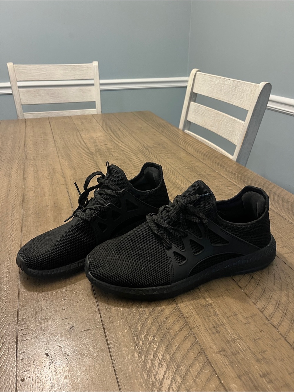 Men's Black Athletic Mesh Lace-Up Sneakers